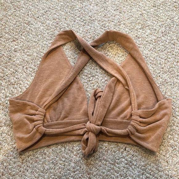 LELIS Collection Tie Back Crop Top - Picture 2 of 3